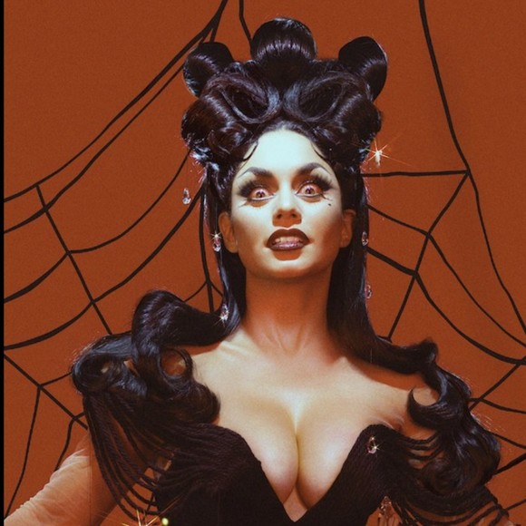 Meet your Posher, Posh - Picture 1 of 1